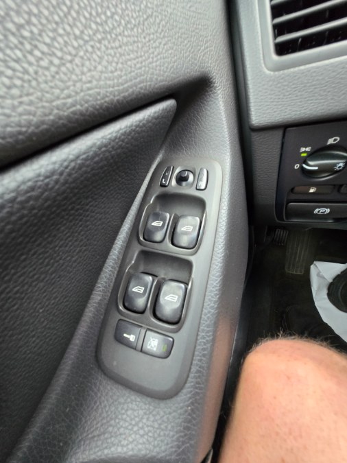2011 Volvo XC90 AWD 4dr I6, available for sale in Bristol, Connecticut | Dealmax Motors LLC. Bristol, Connecticut 2011 Volvo XC90 AWD 4dr I6, available for sale in Bristol, Connecticut | Dealmax Motors LLC. Bristol, Connecticut