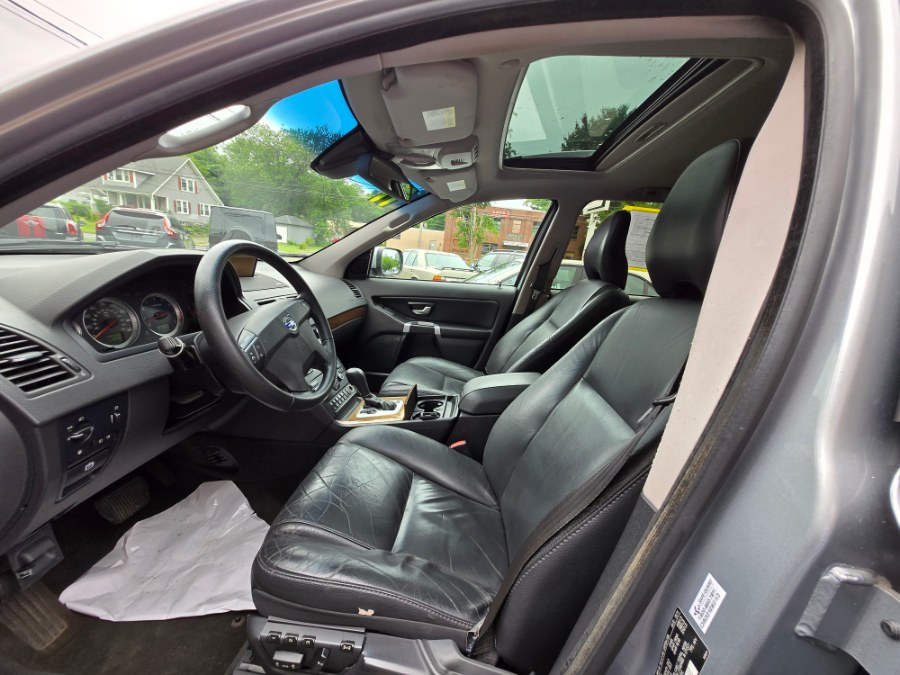 2011 Volvo XC90 AWD 4dr I6, available for sale in Bristol, Connecticut | Dealmax Motors LLC. Bristol, Connecticut 2011 Volvo XC90 AWD 4dr I6, available for sale in Bristol, Connecticut | Dealmax Motors LLC. Bristol, Connecticut