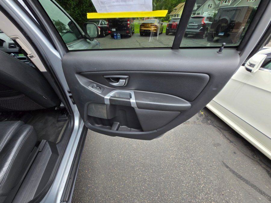 2011 Volvo XC90 AWD 4dr I6, available for sale in Bristol, Connecticut | Dealmax Motors LLC. Bristol, Connecticut 2011 Volvo XC90 AWD 4dr I6, available for sale in Bristol, Connecticut | Dealmax Motors LLC. Bristol, Connecticut