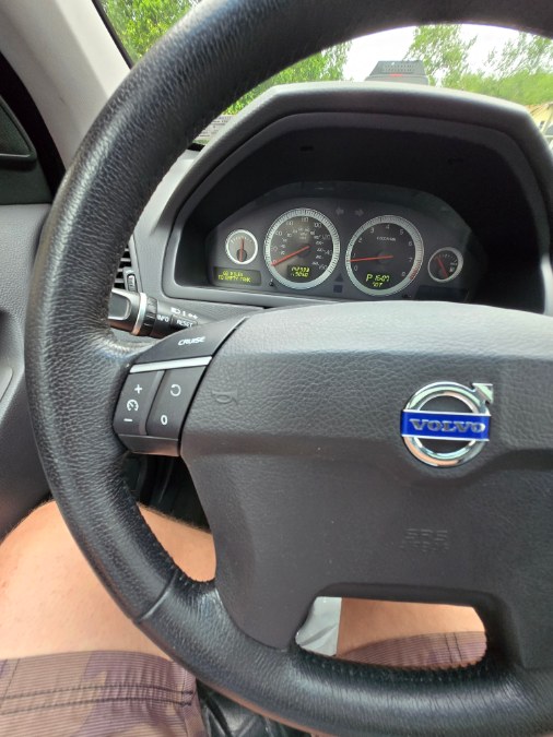 2011 Volvo XC90 AWD 4dr I6, available for sale in Bristol, Connecticut | Dealmax Motors LLC. Bristol, Connecticut 2011 Volvo XC90 AWD 4dr I6, available for sale in Bristol, Connecticut | Dealmax Motors LLC. Bristol, Connecticut