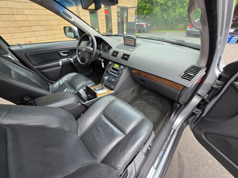 2011 Volvo XC90 AWD 4dr I6, available for sale in Bristol, Connecticut | Dealmax Motors LLC. Bristol, Connecticut 2011 Volvo XC90 AWD 4dr I6, available for sale in Bristol, Connecticut | Dealmax Motors LLC. Bristol, Connecticut