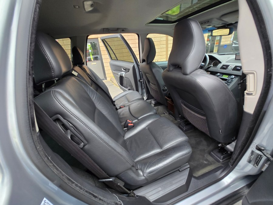 2011 Volvo XC90 AWD 4dr I6, available for sale in Bristol, Connecticut | Dealmax Motors LLC. Bristol, Connecticut 2011 Volvo XC90 AWD 4dr I6, available for sale in Bristol, Connecticut | Dealmax Motors LLC. Bristol, Connecticut