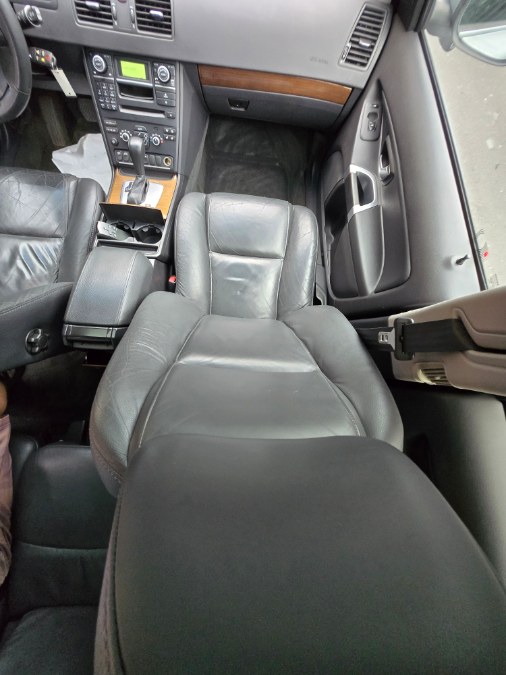 2011 Volvo XC90 AWD 4dr I6, available for sale in Bristol, Connecticut | Dealmax Motors LLC. Bristol, Connecticut 2011 Volvo XC90 AWD 4dr I6, available for sale in Bristol, Connecticut | Dealmax Motors LLC. Bristol, Connecticut