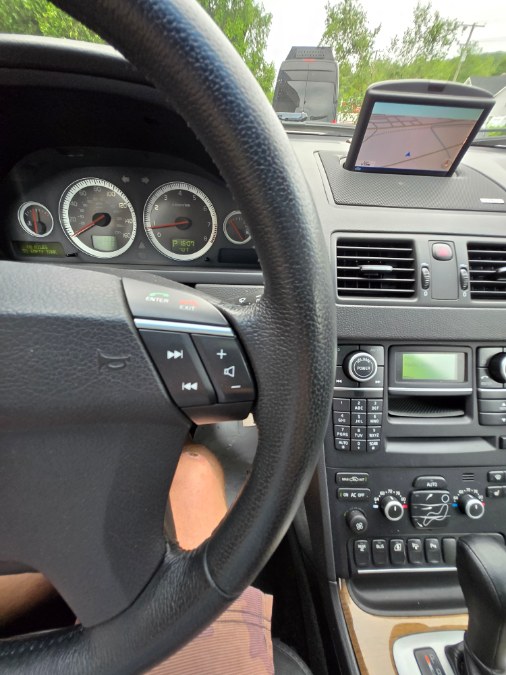 2011 Volvo XC90 AWD 4dr I6, available for sale in Bristol, Connecticut | Dealmax Motors LLC. Bristol, Connecticut 2011 Volvo XC90 AWD 4dr I6, available for sale in Bristol, Connecticut | Dealmax Motors LLC. Bristol, Connecticut