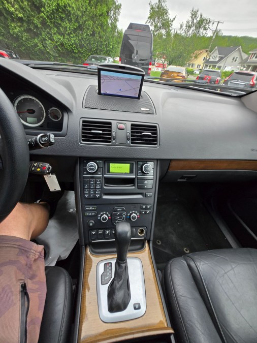 2011 Volvo XC90 AWD 4dr I6, available for sale in Bristol, Connecticut | Dealmax Motors LLC. Bristol, Connecticut 2011 Volvo XC90 AWD 4dr I6, available for sale in Bristol, Connecticut | Dealmax Motors LLC. Bristol, Connecticut