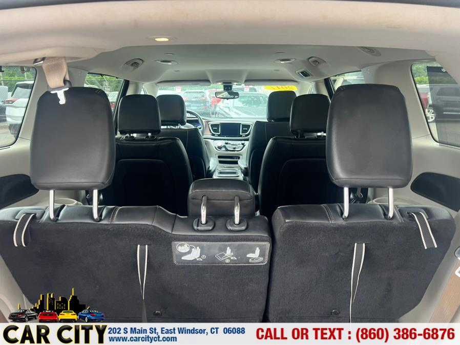 2017 Chrysler Pacifica Touring-L FWD, available for sale in East Windsor, Connecticut | Car City LLC. East Windsor, Connecticut 2017 Chrysler Pacifica Touring-L FWD, available for sale in East Windsor, Connecticut | Car City LLC. East Windsor, Connecticut