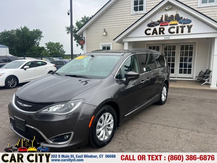 2017 Chrysler Pacifica Touring-L FWD, available for sale in East Windsor, Connecticut | Car City LLC. East Windsor, Connecticut 2017 Chrysler Pacifica Touring-L FWD, available for sale in East Windsor, Connecticut | Car City LLC. East Windsor, Connecticut