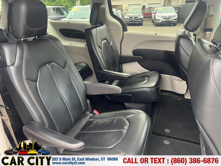 2017 Chrysler Pacifica Touring-L FWD, available for sale in East Windsor, Connecticut | Car City LLC. East Windsor, Connecticut 2017 Chrysler Pacifica Touring-L FWD, available for sale in East Windsor, Connecticut | Car City LLC. East Windsor, Connecticut