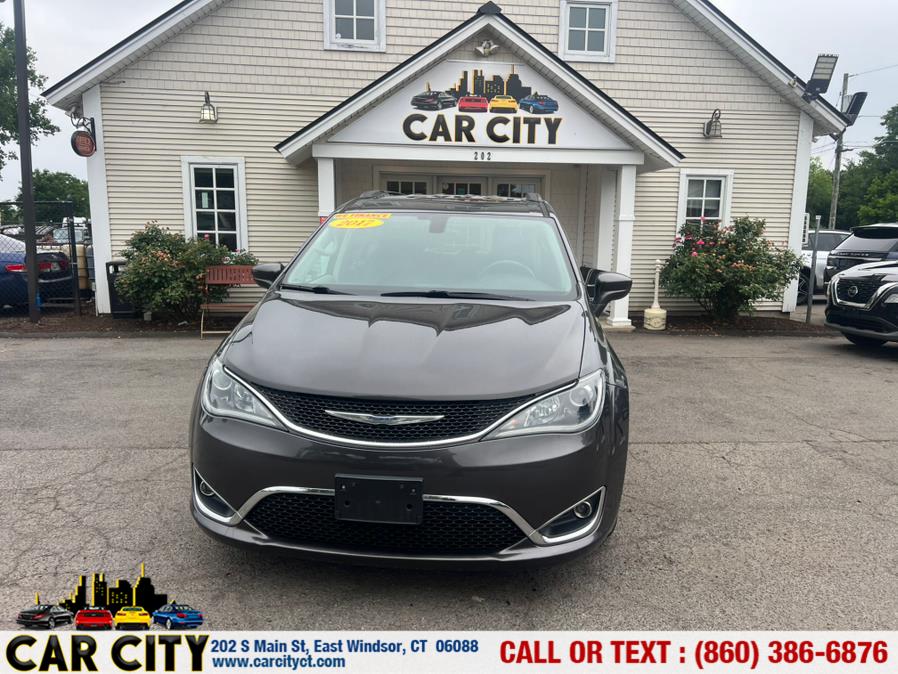 2017 Chrysler Pacifica Touring-L FWD, available for sale in East Windsor, Connecticut | Car City LLC. East Windsor, Connecticut 2017 Chrysler Pacifica Touring-L FWD, available for sale in East Windsor, Connecticut | Car City LLC. East Windsor, Connecticut
