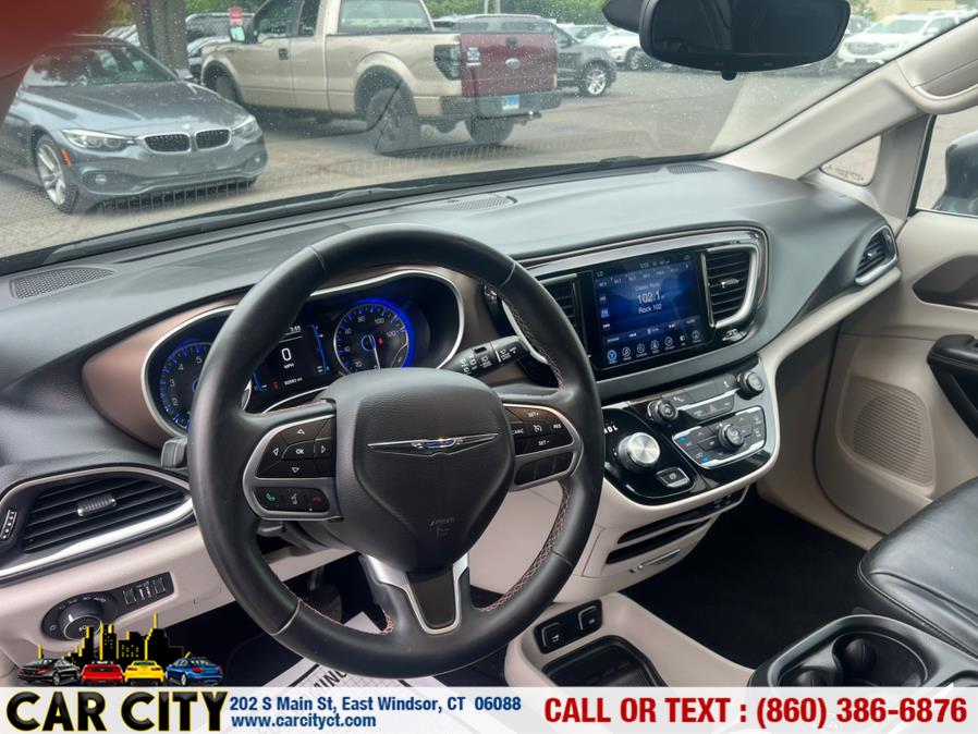 2017 Chrysler Pacifica Touring-L FWD, available for sale in East Windsor, Connecticut | Car City LLC. East Windsor, Connecticut 2017 Chrysler Pacifica Touring-L FWD, available for sale in East Windsor, Connecticut | Car City LLC. East Windsor, Connecticut