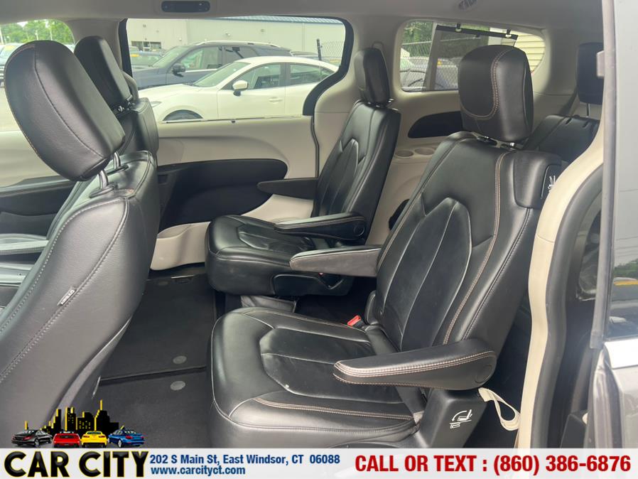 2017 Chrysler Pacifica Touring-L FWD, available for sale in East Windsor, Connecticut | Car City LLC. East Windsor, Connecticut 2017 Chrysler Pacifica Touring-L FWD, available for sale in East Windsor, Connecticut | Car City LLC. East Windsor, Connecticut