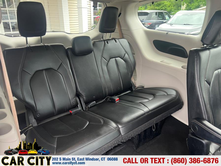 2017 Chrysler Pacifica Touring-L FWD, available for sale in East Windsor, Connecticut | Car City LLC. East Windsor, Connecticut 2017 Chrysler Pacifica Touring-L FWD, available for sale in East Windsor, Connecticut | Car City LLC. East Windsor, Connecticut