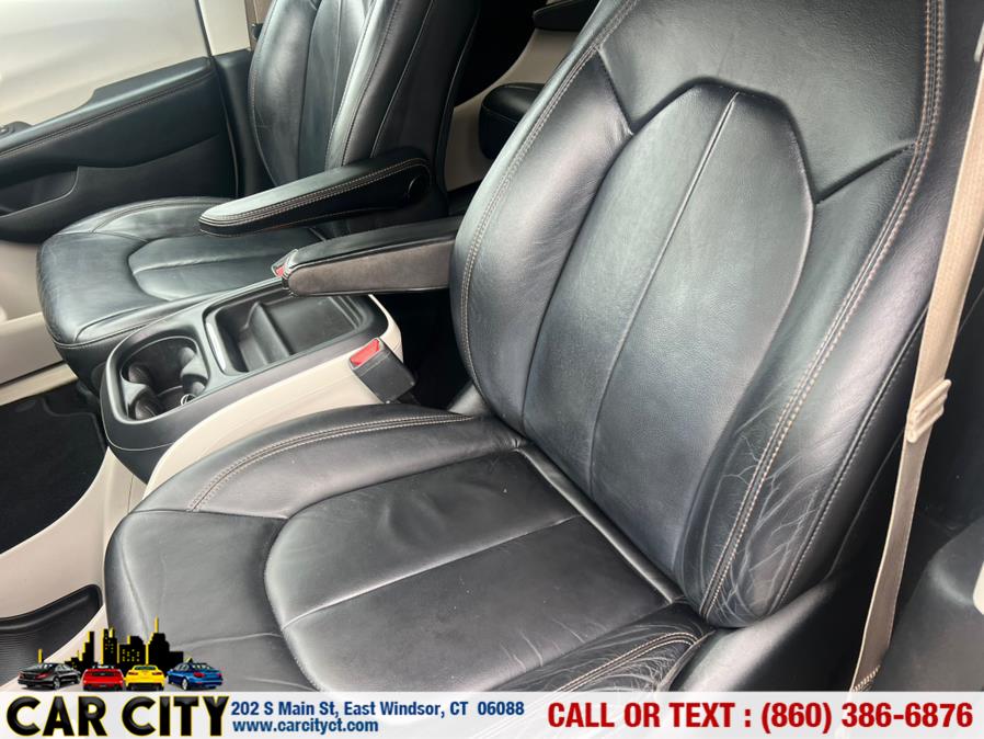 2017 Chrysler Pacifica Touring-L FWD, available for sale in East Windsor, Connecticut | Car City LLC. East Windsor, Connecticut 2017 Chrysler Pacifica Touring-L FWD, available for sale in East Windsor, Connecticut | Car City LLC. East Windsor, Connecticut