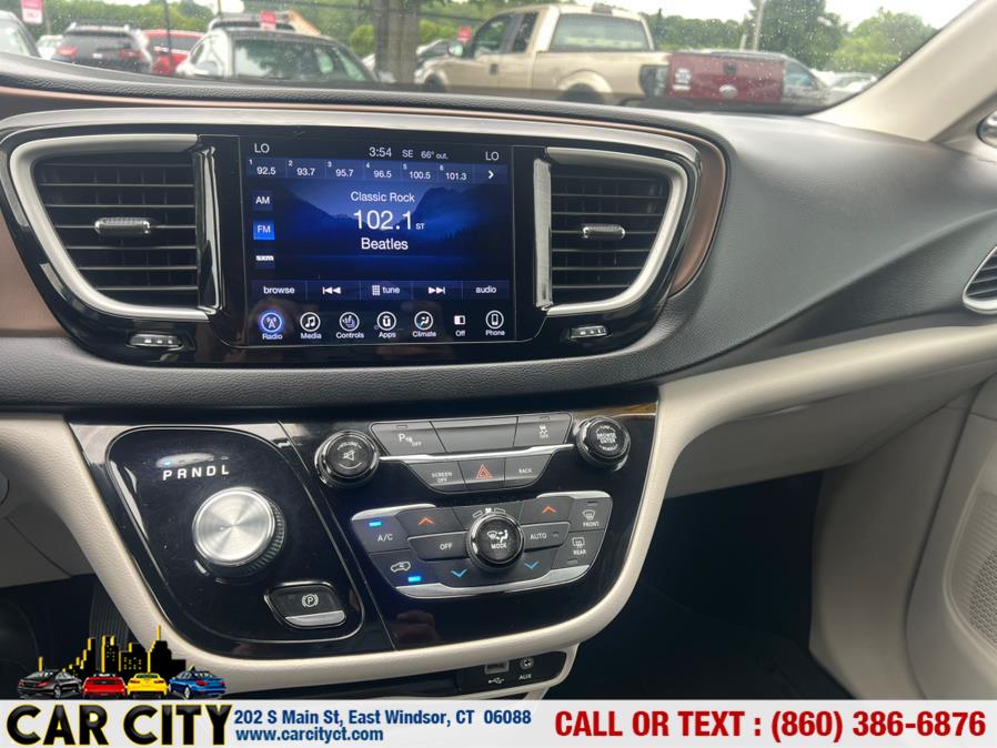 2017 Chrysler Pacifica Touring-L FWD, available for sale in East Windsor, Connecticut | Car City LLC. East Windsor, Connecticut 2017 Chrysler Pacifica Touring-L FWD, available for sale in East Windsor, Connecticut | Car City LLC. East Windsor, Connecticut