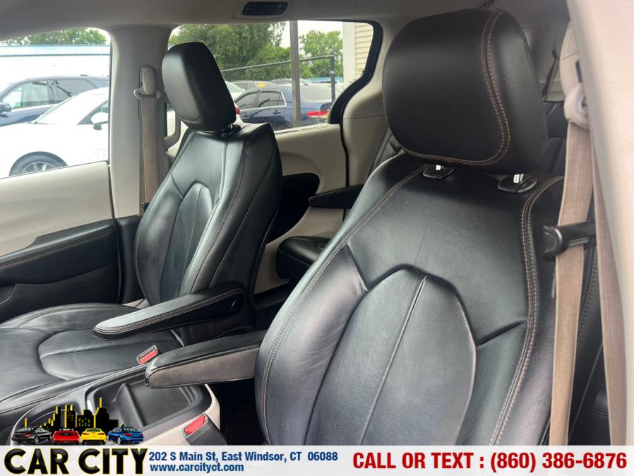 2017 Chrysler Pacifica Touring-L FWD, available for sale in East Windsor, Connecticut | Car City LLC. East Windsor, Connecticut 2017 Chrysler Pacifica Touring-L FWD, available for sale in East Windsor, Connecticut | Car City LLC. East Windsor, Connecticut