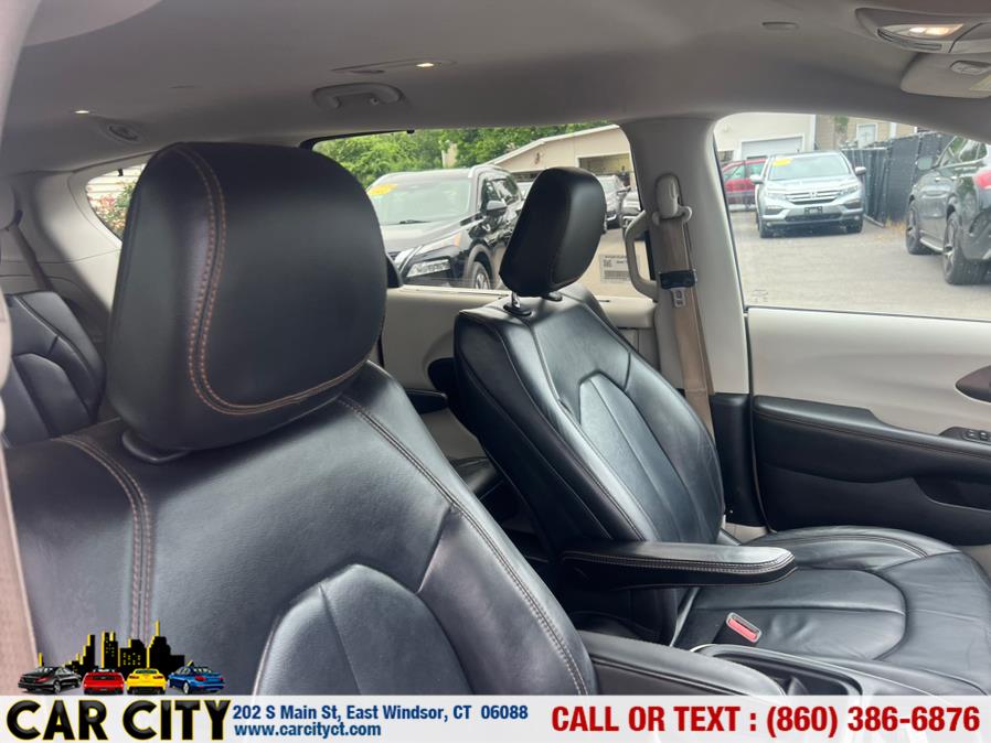 2017 Chrysler Pacifica Touring-L FWD, available for sale in East Windsor, Connecticut | Car City LLC. East Windsor, Connecticut 2017 Chrysler Pacifica Touring-L FWD, available for sale in East Windsor, Connecticut | Car City LLC. East Windsor, Connecticut