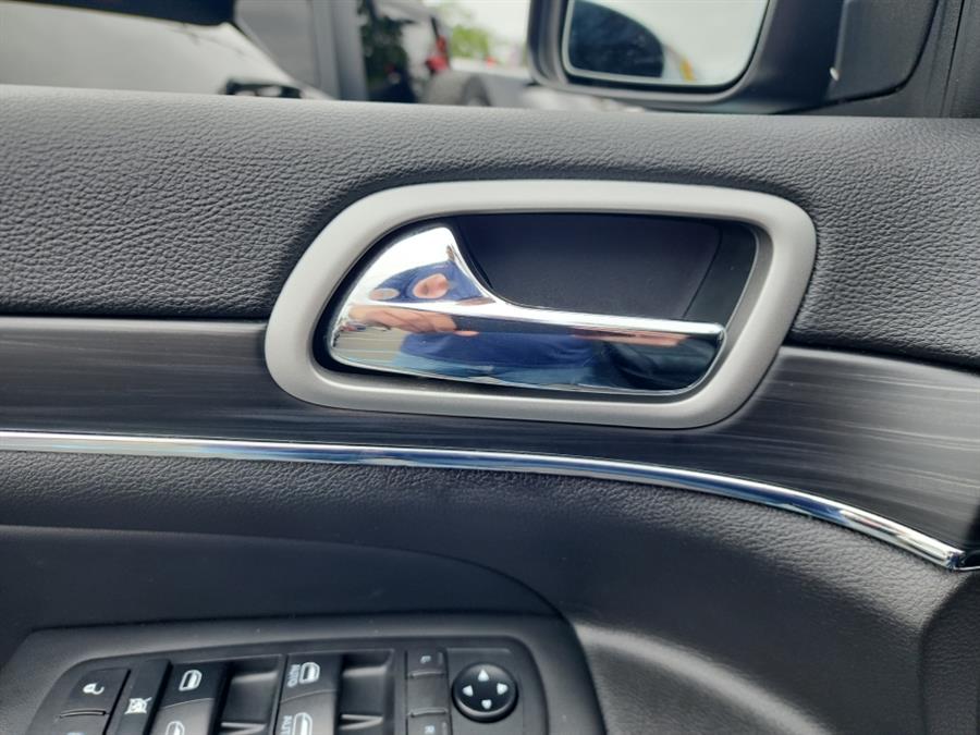2021 Jeep Grand Cherokee Limited 4x4, available for sale in Islip, New York | L.I. Auto Gallery. Islip, New York 2021 Jeep Grand Cherokee Limited 4x4, available for sale in Islip, New York | L.I. Auto Gallery. Islip, New York
