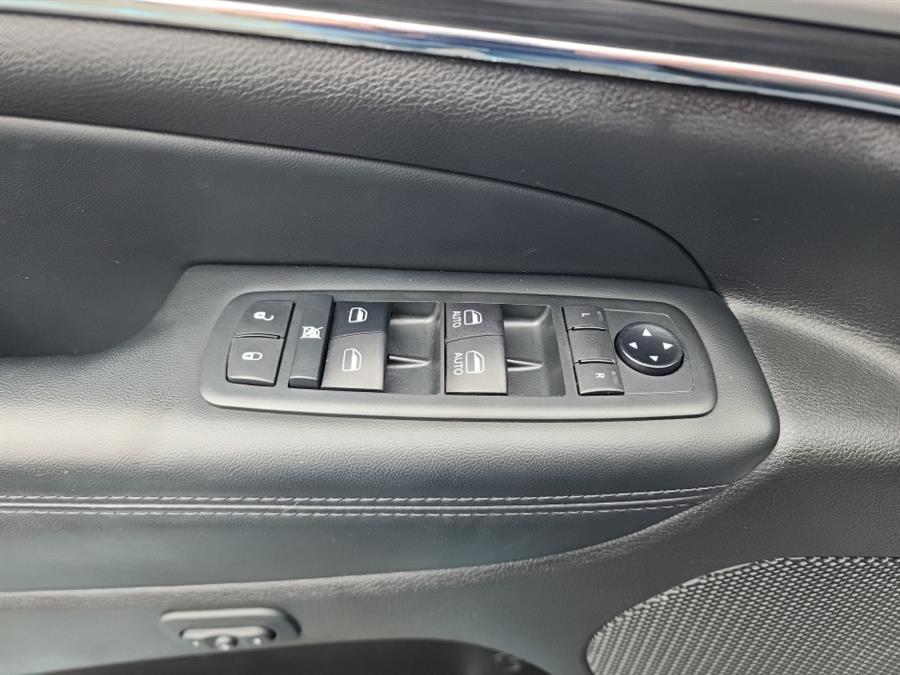 2021 Jeep Grand Cherokee Limited 4x4, available for sale in Islip, New York | L.I. Auto Gallery. Islip, New York 2021 Jeep Grand Cherokee Limited 4x4, available for sale in Islip, New York | L.I. Auto Gallery. Islip, New York