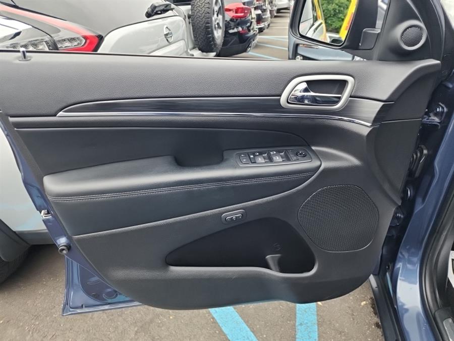 2021 Jeep Grand Cherokee Limited 4x4, available for sale in Islip, New York | L.I. Auto Gallery. Islip, New York 2021 Jeep Grand Cherokee Limited 4x4, available for sale in Islip, New York | L.I. Auto Gallery. Islip, New York