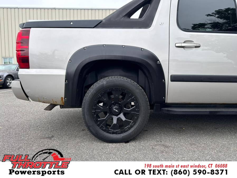2008 Chevrolet Avalanche 4WD Crew Cab 130" LS, available for sale in East Windsor, Connecticut | Full Throttle Power Sports LLC. East Windsor, Connecticut 2008 Chevrolet Avalanche 4WD Crew Cab 130" LS, available for sale in East Windsor, Connecticut | Full Throttle Power Sports LLC. East Windsor, Connecticut