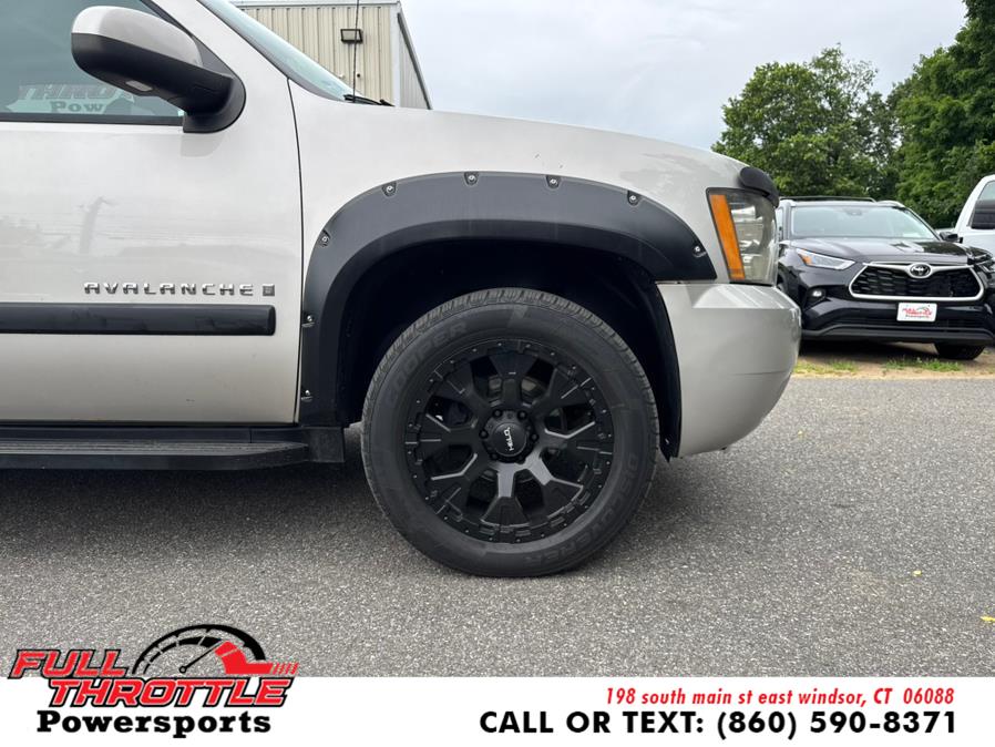 2008 Chevrolet Avalanche 4WD Crew Cab 130" LS, available for sale in East Windsor, Connecticut | Full Throttle Power Sports LLC. East Windsor, Connecticut 2008 Chevrolet Avalanche 4WD Crew Cab 130" LS, available for sale in East Windsor, Connecticut | Full Throttle Power Sports LLC. East Windsor, Connecticut