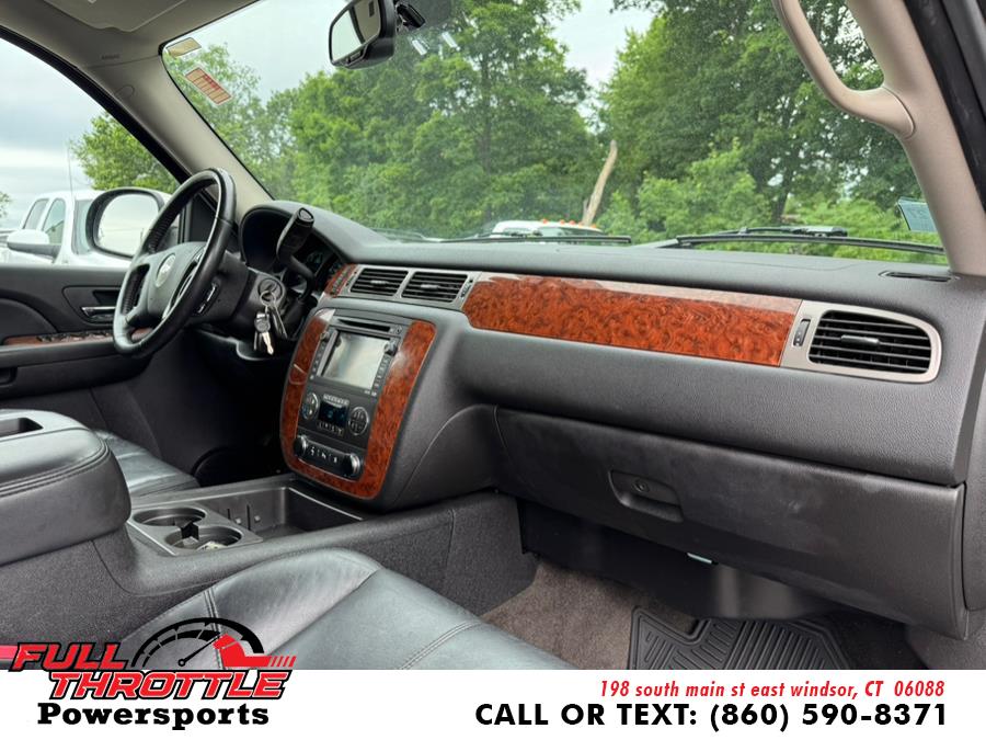 2008 Chevrolet Avalanche 4WD Crew Cab 130" LS, available for sale in East Windsor, Connecticut | Full Throttle Power Sports LLC. East Windsor, Connecticut 2008 Chevrolet Avalanche 4WD Crew Cab 130" LS, available for sale in East Windsor, Connecticut | Full Throttle Power Sports LLC. East Windsor, Connecticut