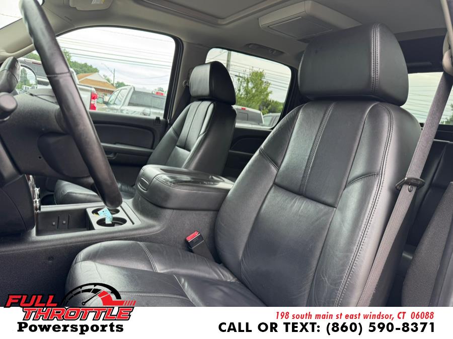 2008 Chevrolet Avalanche 4WD Crew Cab 130" LS, available for sale in East Windsor, Connecticut | Full Throttle Power Sports LLC. East Windsor, Connecticut 2008 Chevrolet Avalanche 4WD Crew Cab 130" LS, available for sale in East Windsor, Connecticut | Full Throttle Power Sports LLC. East Windsor, Connecticut