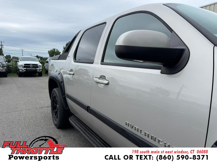 2008 Chevrolet Avalanche 4WD Crew Cab 130" LS, available for sale in East Windsor, Connecticut | Full Throttle Power Sports LLC. East Windsor, Connecticut 2008 Chevrolet Avalanche 4WD Crew Cab 130" LS, available for sale in East Windsor, Connecticut | Full Throttle Power Sports LLC. East Windsor, Connecticut