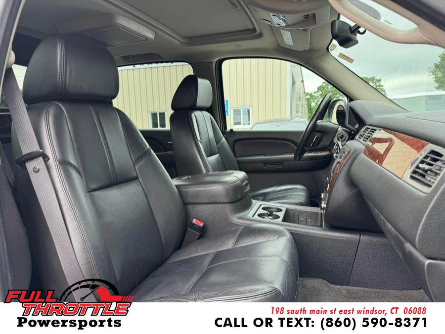 2008 Chevrolet Avalanche 4WD Crew Cab 130" LS, available for sale in East Windsor, Connecticut | Full Throttle Power Sports LLC. East Windsor, Connecticut 2008 Chevrolet Avalanche 4WD Crew Cab 130" LS, available for sale in East Windsor, Connecticut | Full Throttle Power Sports LLC. East Windsor, Connecticut