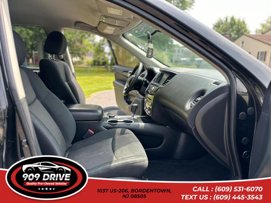 2018 Nissan Pathfinder SV 4WD, available for sale in BORDENTOWN, New Jersey | 909 Drive. BORDENTOWN, New Jersey 2018 Nissan Pathfinder SV 4WD, available for sale in BORDENTOWN, New Jersey | 909 Drive. BORDENTOWN, New Jersey