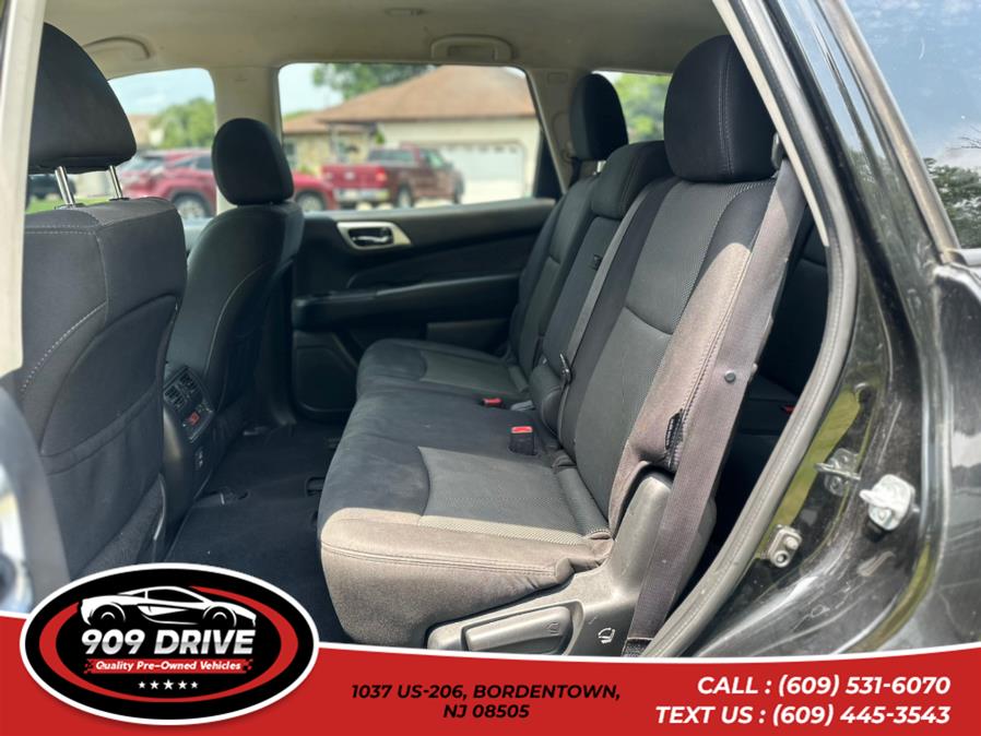 2018 Nissan Pathfinder SV 4WD, available for sale in BORDENTOWN, New Jersey | 909 Drive. BORDENTOWN, New Jersey 2018 Nissan Pathfinder SV 4WD, available for sale in BORDENTOWN, New Jersey | 909 Drive. BORDENTOWN, New Jersey