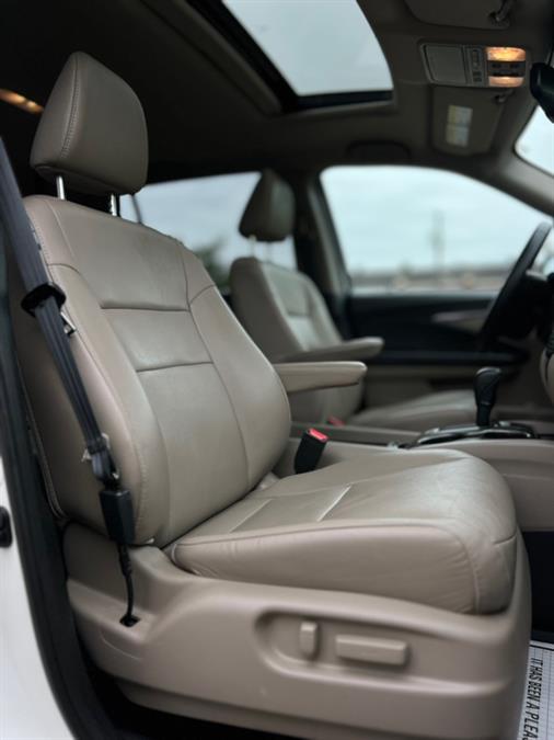 2017 Honda Pilot EX-L w/Honda Sensing AWD, available for sale in Paterson, New Jersey | Speedway Motors LLC. Paterson, New Jersey 2017 Honda Pilot EX-L w/Honda Sensing AWD, available for sale in Paterson, New Jersey | Speedway Motors LLC. Paterson, New Jersey