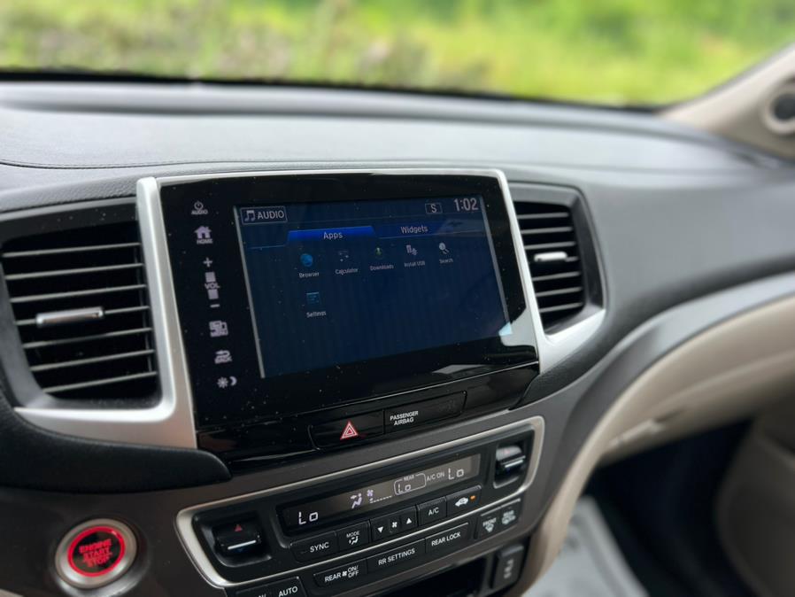 2017 Honda Pilot EX-L w/Honda Sensing AWD, available for sale in Paterson, New Jersey | Speedway Motors LLC. Paterson, New Jersey 2017 Honda Pilot EX-L w/Honda Sensing AWD, available for sale in Paterson, New Jersey | Speedway Motors LLC. Paterson, New Jersey