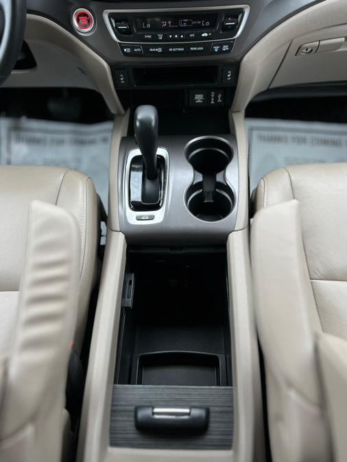 2017 Honda Pilot EX-L w/Honda Sensing AWD, available for sale in Paterson, New Jersey | Speedway Motors LLC. Paterson, New Jersey 2017 Honda Pilot EX-L w/Honda Sensing AWD, available for sale in Paterson, New Jersey | Speedway Motors LLC. Paterson, New Jersey