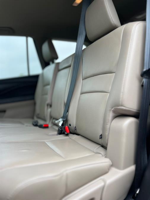 2017 Honda Pilot EX-L w/Honda Sensing AWD, available for sale in Paterson, New Jersey | Speedway Motors LLC. Paterson, New Jersey 2017 Honda Pilot EX-L w/Honda Sensing AWD, available for sale in Paterson, New Jersey | Speedway Motors LLC. Paterson, New Jersey