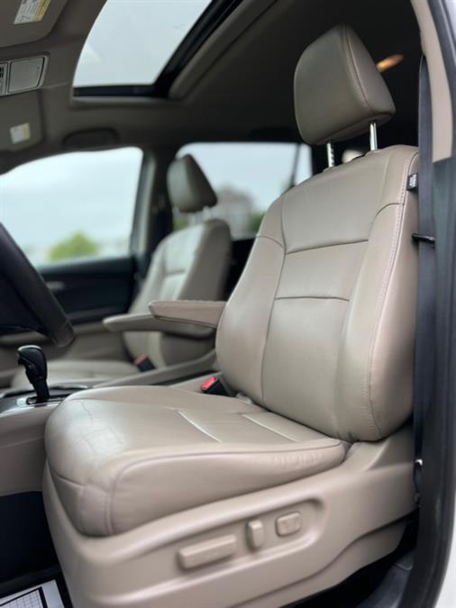 2017 Honda Pilot EX-L w/Honda Sensing AWD, available for sale in Paterson, New Jersey | Speedway Motors LLC. Paterson, New Jersey 2017 Honda Pilot EX-L w/Honda Sensing AWD, available for sale in Paterson, New Jersey | Speedway Motors LLC. Paterson, New Jersey