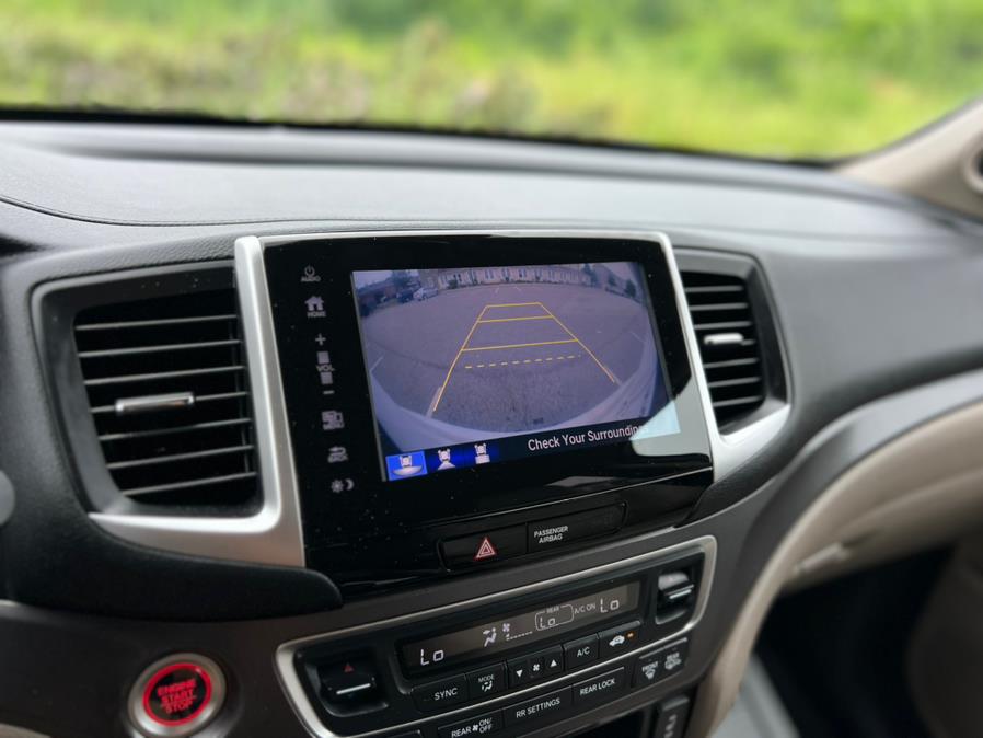 2017 Honda Pilot EX-L w/Honda Sensing AWD, available for sale in Paterson, New Jersey | Speedway Motors LLC. Paterson, New Jersey 2017 Honda Pilot EX-L w/Honda Sensing AWD, available for sale in Paterson, New Jersey | Speedway Motors LLC. Paterson, New Jersey