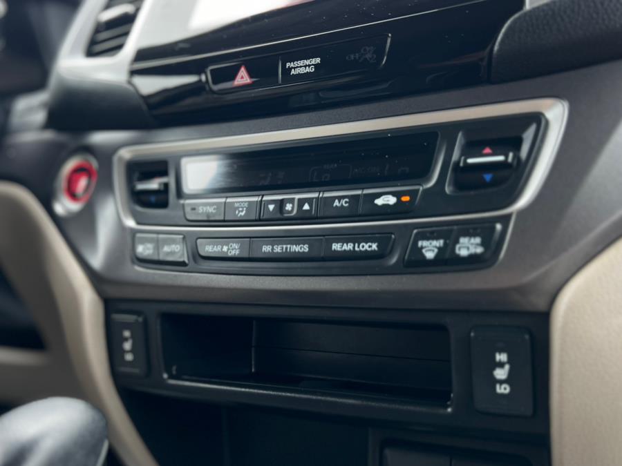 2017 Honda Pilot EX-L w/Honda Sensing AWD, available for sale in Paterson, New Jersey | Speedway Motors LLC. Paterson, New Jersey 2017 Honda Pilot EX-L w/Honda Sensing AWD, available for sale in Paterson, New Jersey | Speedway Motors LLC. Paterson, New Jersey