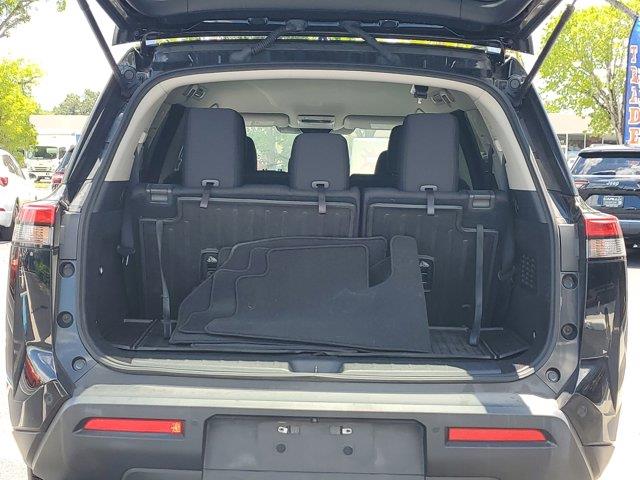 2022 Nissan Pathfinder SV 2WD, available for sale in Fort Myers, Florida | Carlux Fort Myers. Fort Myers, Florida 2022 Nissan Pathfinder SV 2WD, available for sale in Fort Myers, Florida | Carlux Fort Myers. Fort Myers, Florida