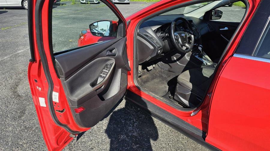 2012 Ford Focus SEL 4dr Sedan, available for sale in Wolcott, New York | Auto Hunter CNY. Wolcott, New York 2012 Ford Focus SEL 4dr Sedan, available for sale in Wolcott, New York | Auto Hunter CNY. Wolcott, New York