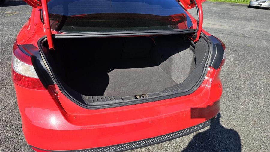 2012 Ford Focus SEL 4dr Sedan, available for sale in Wolcott, New York | Auto Hunter CNY. Wolcott, New York 2012 Ford Focus SEL 4dr Sedan, available for sale in Wolcott, New York | Auto Hunter CNY. Wolcott, New York
