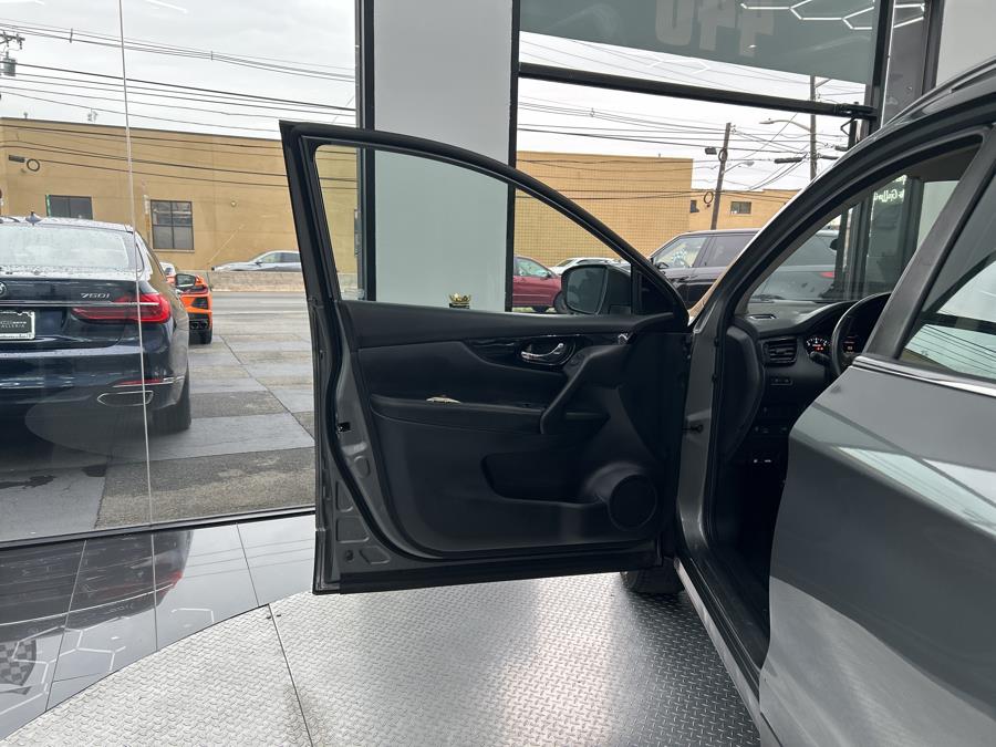2018 Nissan Rogue Sport 2018.5 AWD S, available for sale in Jersey City, New Jersey | Luxe Auto Galleria. Jersey City, New Jersey 2018 Nissan Rogue Sport 2018.5 AWD S, available for sale in Jersey City, New Jersey | Luxe Auto Galleria. Jersey City, New Jersey
