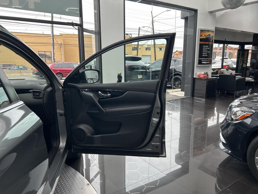 2018 Nissan Rogue Sport 2018.5 AWD S, available for sale in Jersey City, New Jersey | Luxe Auto Galleria. Jersey City, New Jersey 2018 Nissan Rogue Sport 2018.5 AWD S, available for sale in Jersey City, New Jersey | Luxe Auto Galleria. Jersey City, New Jersey