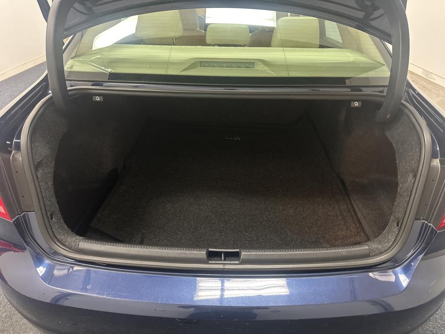 2013 Volkswagen Passat 4dr Sdn 2.5L Auto SE w/Sunroof PZEV, available for sale in Plainville, Connecticut | New England Auto Sales LLC. Plainville, Connecticut 2013 Volkswagen Passat 4dr Sdn 2.5L Auto SE w/Sunroof PZEV, available for sale in Plainville, Connecticut | New England Auto Sales LLC. Plainville, Connecticut