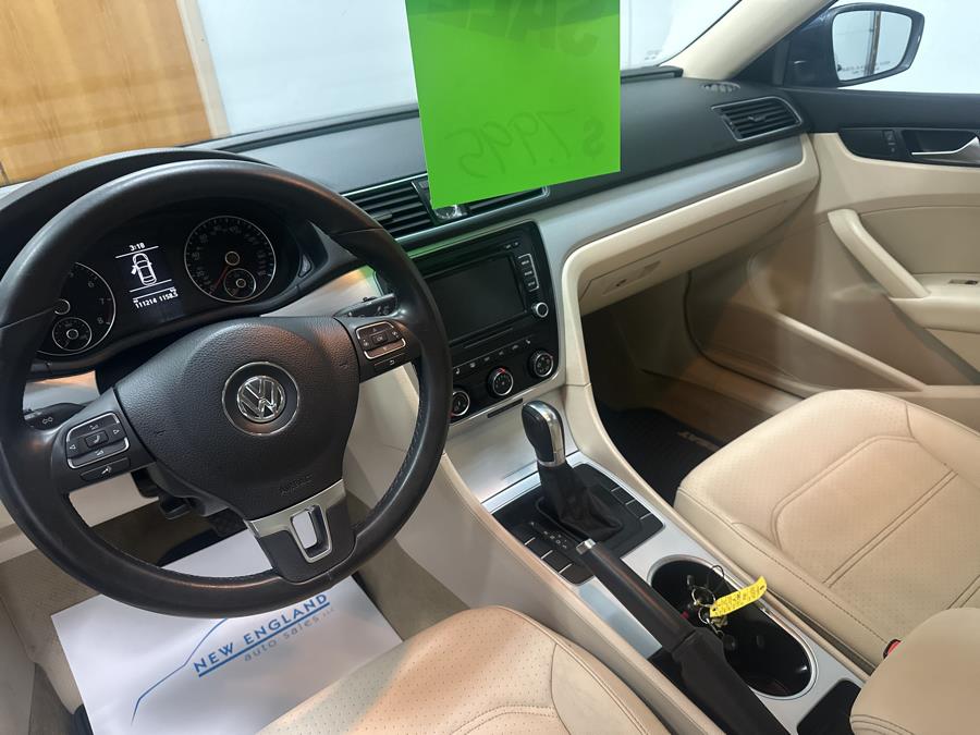 2013 Volkswagen Passat 4dr Sdn 2.5L Auto SE w/Sunroof PZEV, available for sale in Plainville, Connecticut | New England Auto Sales LLC. Plainville, Connecticut 2013 Volkswagen Passat 4dr Sdn 2.5L Auto SE w/Sunroof PZEV, available for sale in Plainville, Connecticut | New England Auto Sales LLC. Plainville, Connecticut
