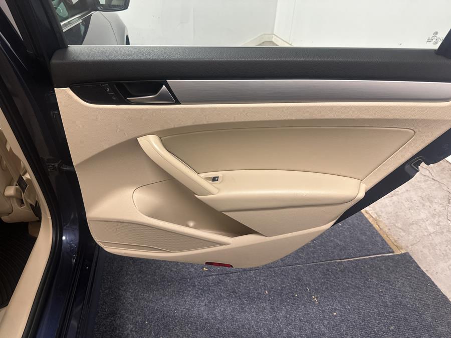 2013 Volkswagen Passat 4dr Sdn 2.5L Auto SE w/Sunroof PZEV, available for sale in Plainville, Connecticut | New England Auto Sales LLC. Plainville, Connecticut 2013 Volkswagen Passat 4dr Sdn 2.5L Auto SE w/Sunroof PZEV, available for sale in Plainville, Connecticut | New England Auto Sales LLC. Plainville, Connecticut