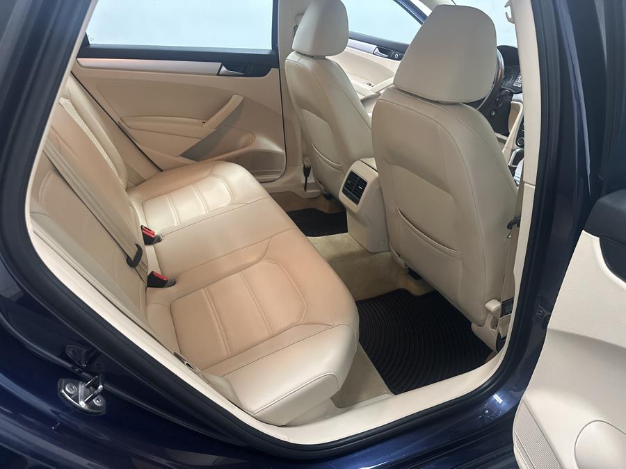 2013 Volkswagen Passat 4dr Sdn 2.5L Auto SE w/Sunroof PZEV, available for sale in Plainville, Connecticut | New England Auto Sales LLC. Plainville, Connecticut 2013 Volkswagen Passat 4dr Sdn 2.5L Auto SE w/Sunroof PZEV, available for sale in Plainville, Connecticut | New England Auto Sales LLC. Plainville, Connecticut