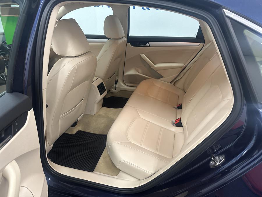 2013 Volkswagen Passat 4dr Sdn 2.5L Auto SE w/Sunroof PZEV, available for sale in Plainville, Connecticut | New England Auto Sales LLC. Plainville, Connecticut 2013 Volkswagen Passat 4dr Sdn 2.5L Auto SE w/Sunroof PZEV, available for sale in Plainville, Connecticut | New England Auto Sales LLC. Plainville, Connecticut