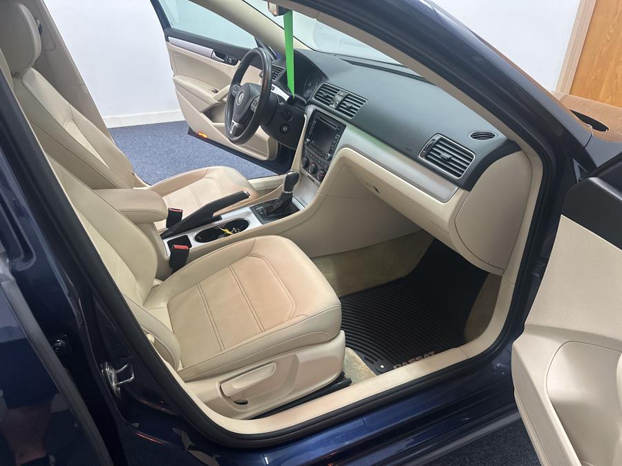 2013 Volkswagen Passat 4dr Sdn 2.5L Auto SE w/Sunroof PZEV, available for sale in Plainville, Connecticut | New England Auto Sales LLC. Plainville, Connecticut 2013 Volkswagen Passat 4dr Sdn 2.5L Auto SE w/Sunroof PZEV, available for sale in Plainville, Connecticut | New England Auto Sales LLC. Plainville, Connecticut
