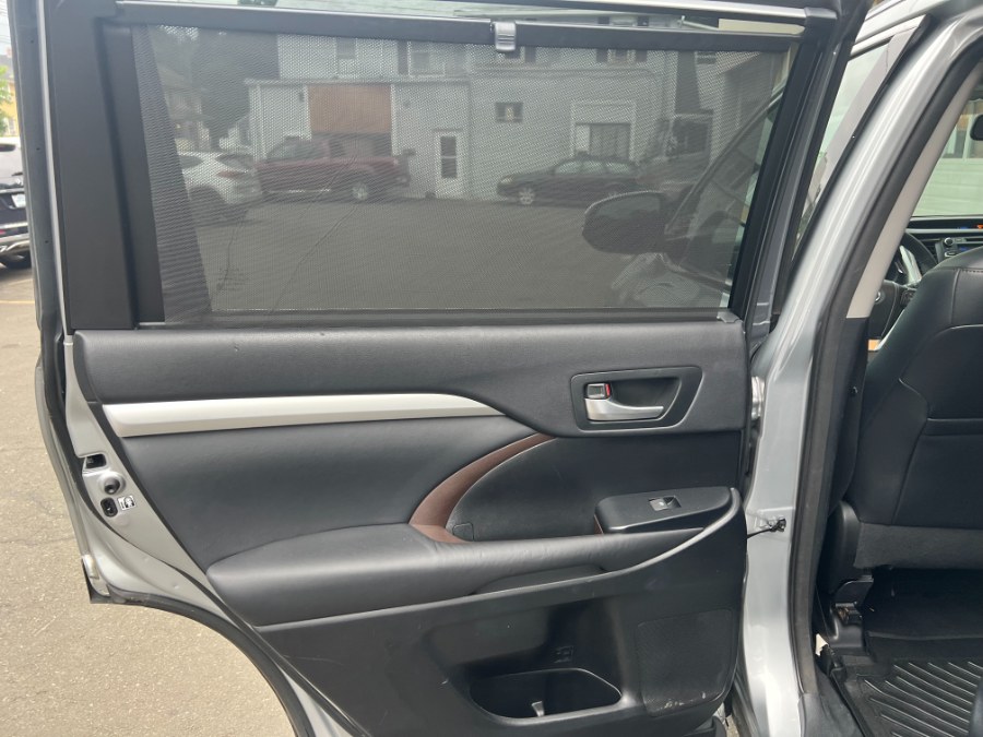 2015 Toyota Highlander AWD 4dr V6 XLE (Natl), available for sale in Bristol, Connecticut | Bristol Auto Center LLC. Bristol, Connecticut 2015 Toyota Highlander AWD 4dr V6 XLE (Natl), available for sale in Bristol, Connecticut | Bristol Auto Center LLC. Bristol, Connecticut